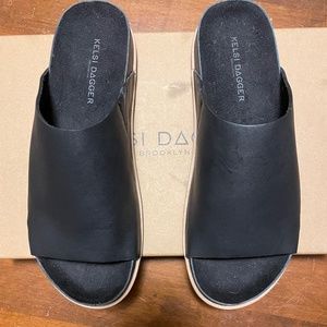 Kelsi Dagger Slides- Squish never worn